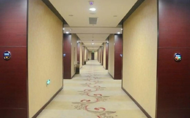 Yihe Mythology Theme Hotel (North China Commercial Building)