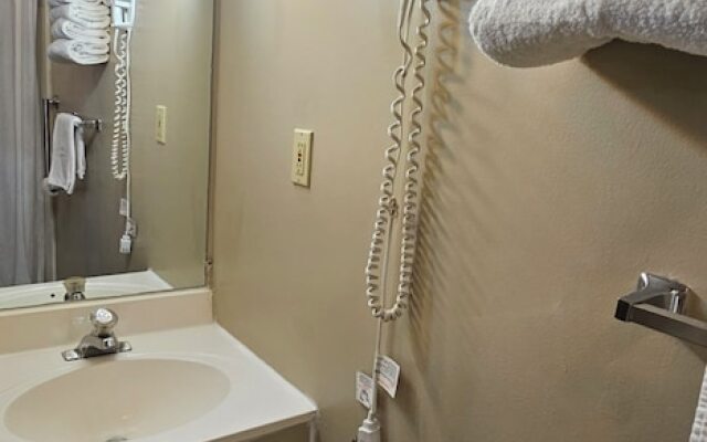 River Country Motor Lodge