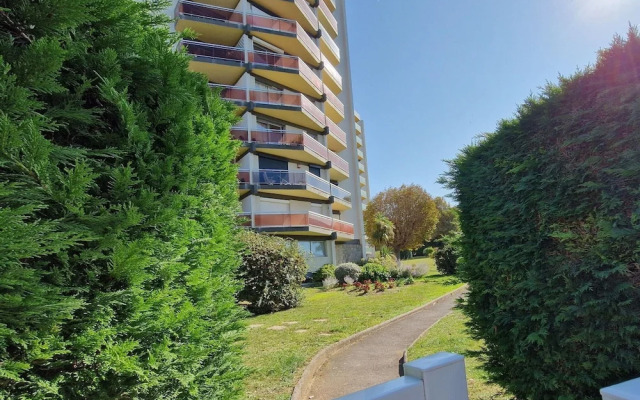 Apartment With sea View Near Beach