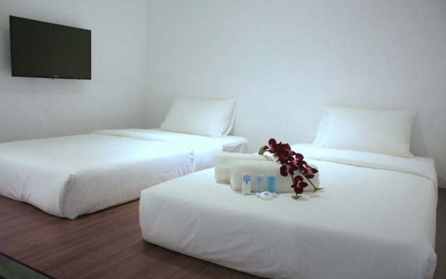OYO 246 Link Inn (Sanitized Stay)
