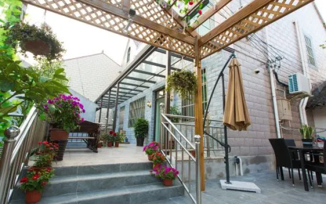 Shanghai Xiangjian Huashe Homestay