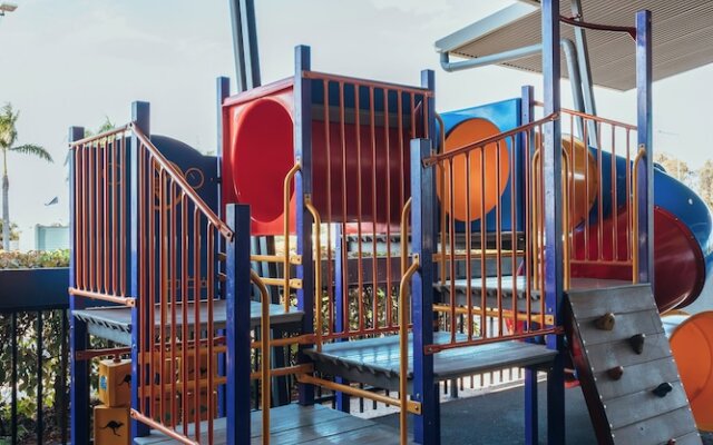 Mayfair Motel Emerald