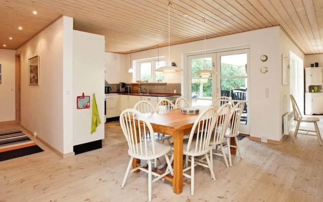 8 Person Holiday Home in Store Fuglede