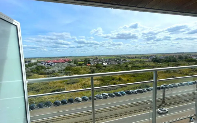 Cozy One-bedroom Apartment With sea View