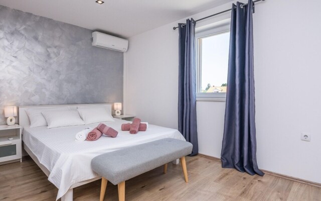 Villa Josipa-with Pool and Beautiful Garden