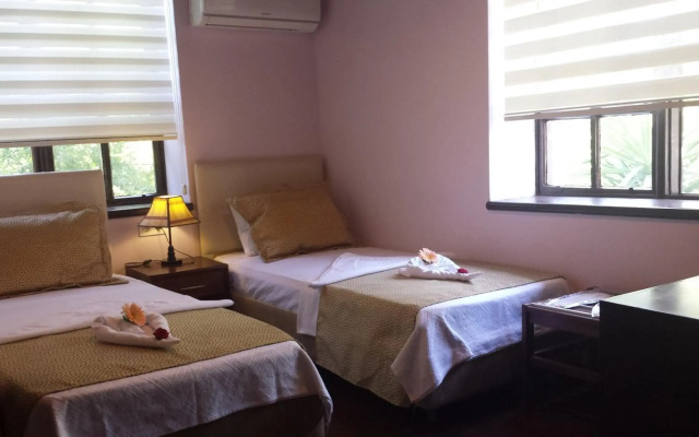 Ozkavak Hotel Kaleici