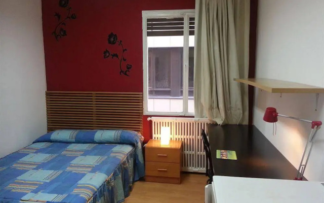 San Marius Muntaner  Hostel