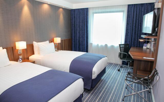 Holiday Inn Express London Heathrow T5, an IHG Hotel