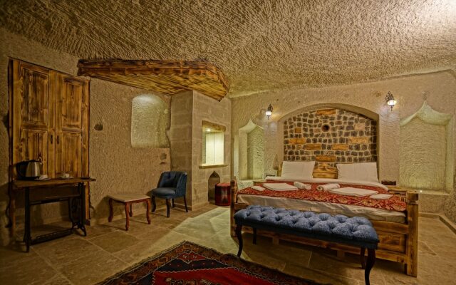 Zeus Cave Suites