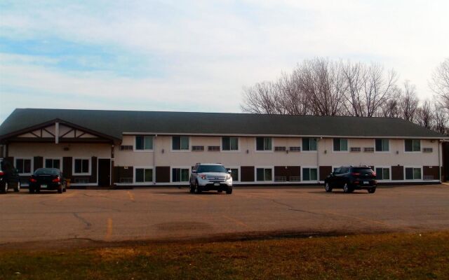 Faribault Hometown Inn & Suites