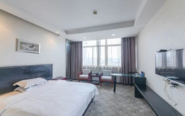 Super 8 Hotel (Hangzhou Binkang Road Subway Station)