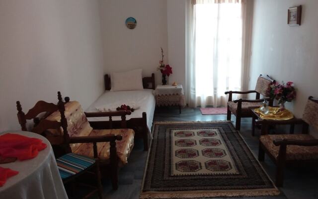 Tinos Evelina