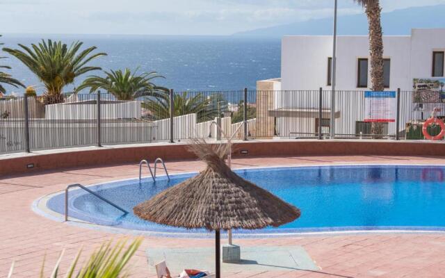 C103 big terrace, pool!