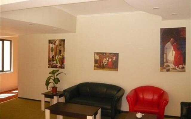Status Hotel