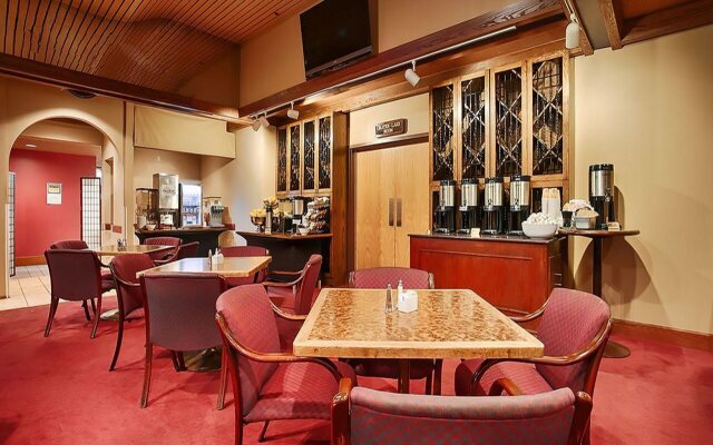University Place Hotel & Conference Center