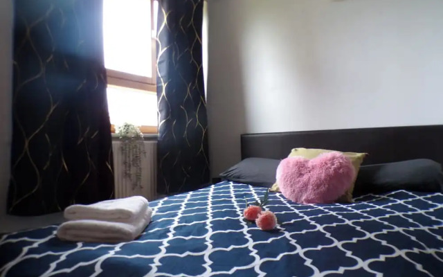 Chelsea Orange Apartment Sleeps10-petsok-parking