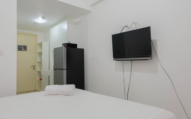 Cozy Studio Apartment at M-Town Residence near Summarecon Mall