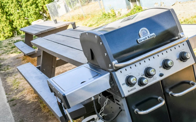 Creston Hotel & Suites