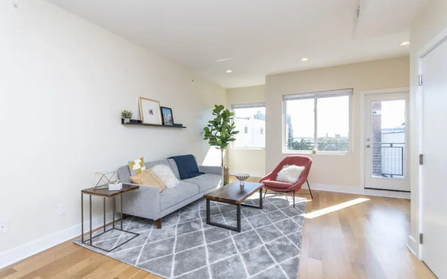 Majestic Nolibs Retreat - Roof Deck and Balcony