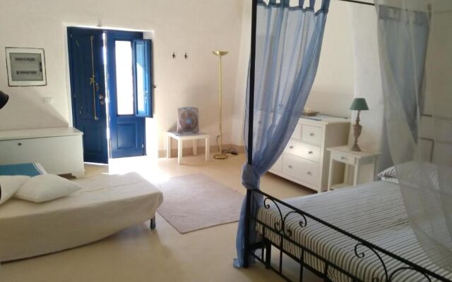 Alicudi Giardino dei Carrubi