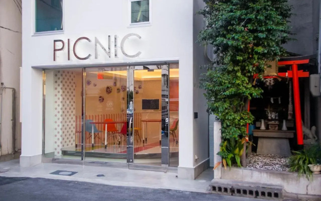 Picnic Hostel Osaka