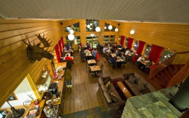 Pinetree Lodge