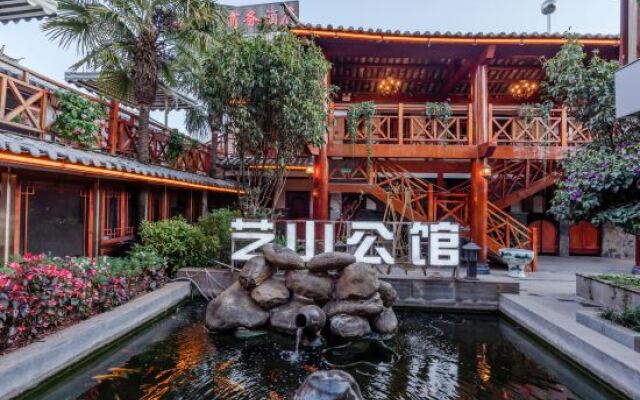 Yishan Mansion Lijiang