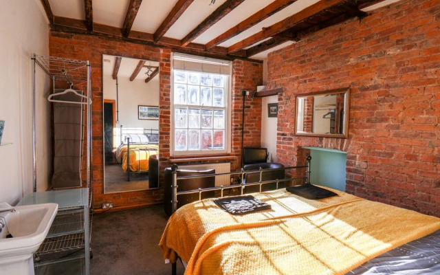 16 St. Sepulchre Street