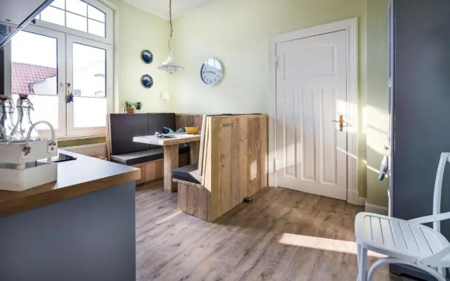 Herr Friese, Wohnung Nr. 6