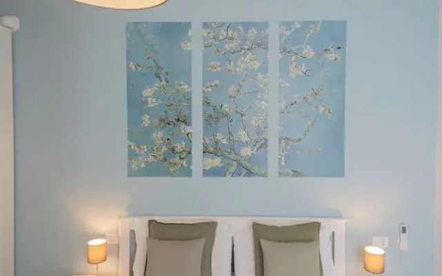 Old Court Hideaway by Rent all Como