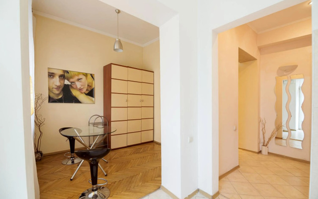 Апартаменти біля площі Ринок