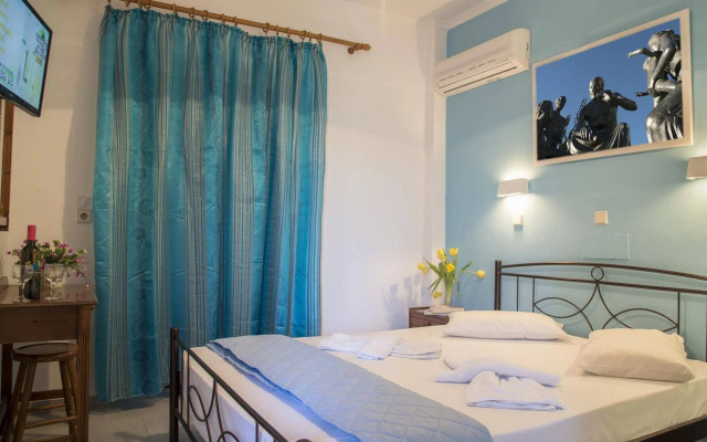 Yannis Yard Studios and Apartments