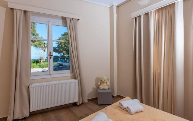 Katerina Residence - Beachfront Plaz Eot