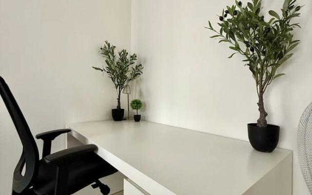 Peaceful 2 minutes European Parliament