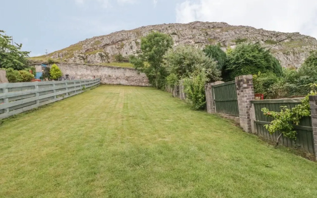 Ty Mair Holiday Cottage