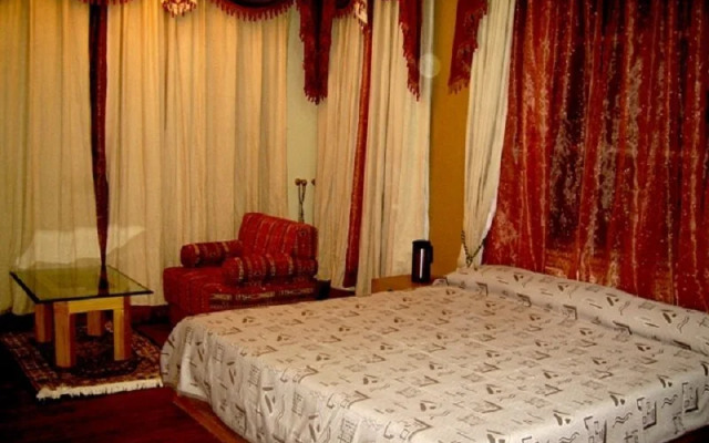 Hotel Silver Star by ADB Rooms