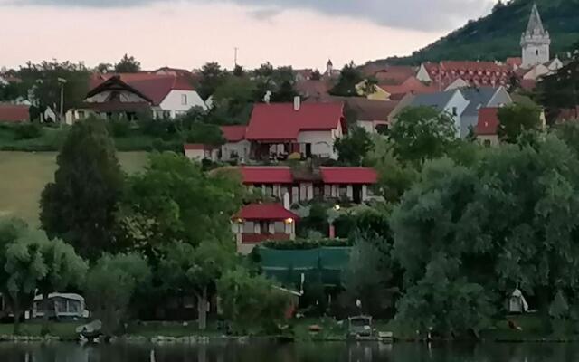Penzion Nad jezerem