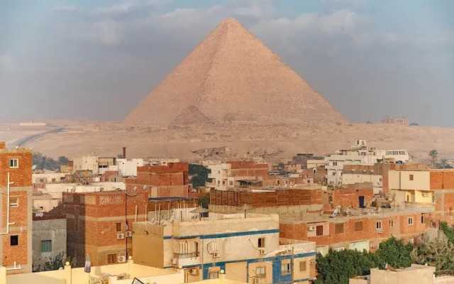 Pyramids stars view Inn