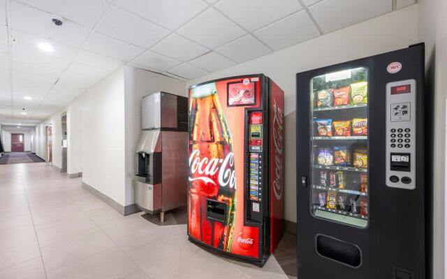 Red Roof Inn PLUS+ & Suites Birmingham - Bessemer