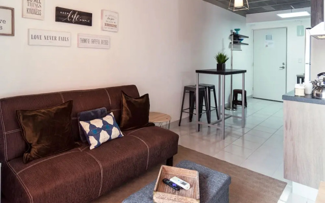 Departamento Centro, 2hab, 1 sofácama, 2 baños by Mty. Living T402