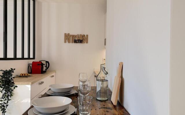 Le Petit Balzac by Cocoonr