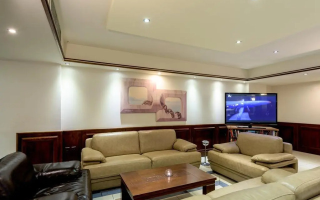 Manousos City Hotel