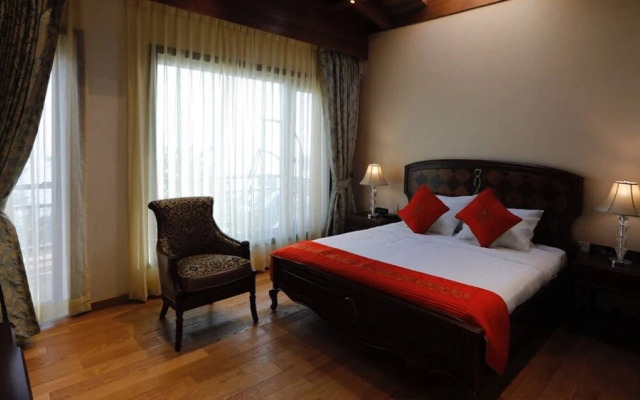 A Majestic Luxurious Rajasi Villa Overlooking The Ganges by Wanderlust