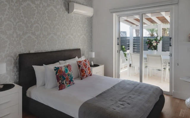 Phaedrus Living Luxury Botanic Residence