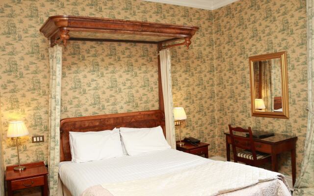 The Harbourview Hotel