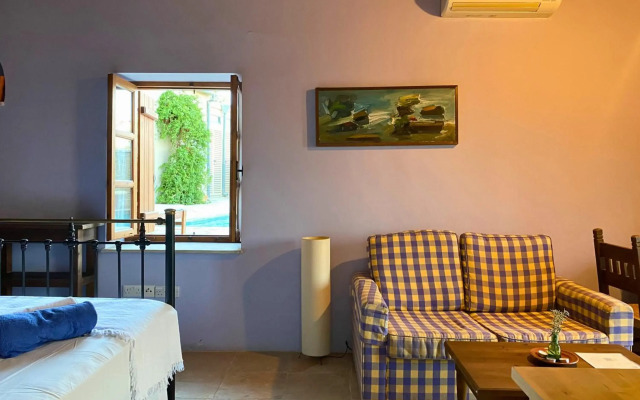 Eveleos Country House