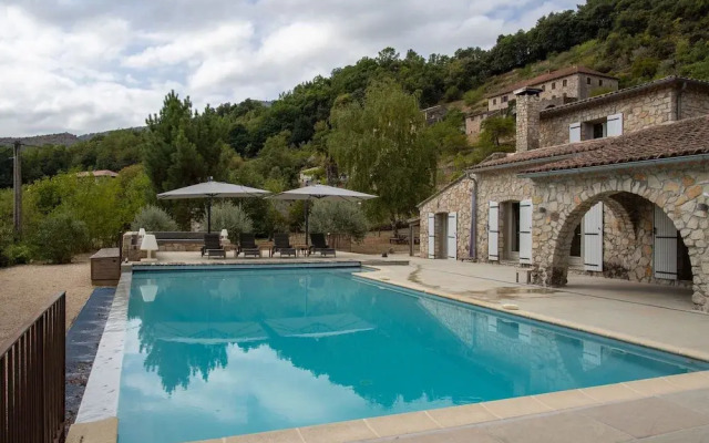 Lively Villa in Les Salelles With Private Swimmiing Pool