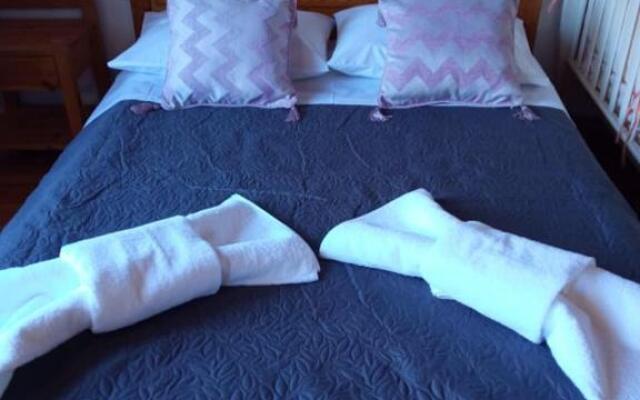 Kanakades Valley View House