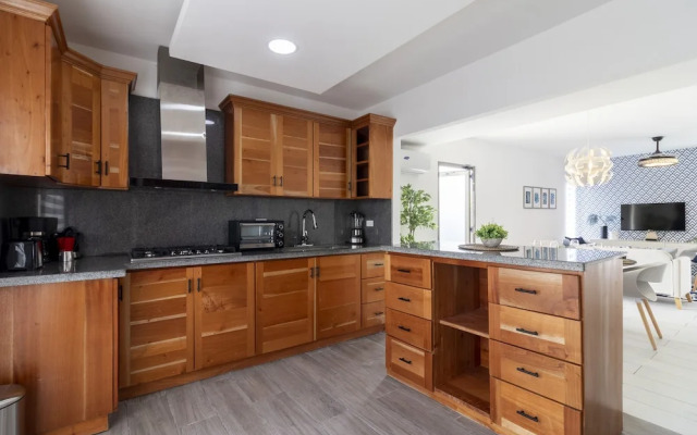 Modern 4-BR Villa in Gated Community