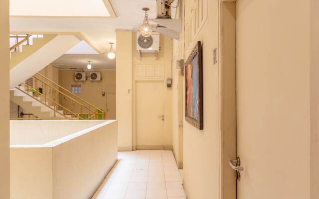 Pasar Baru Inn by OYO Rooms